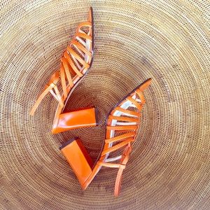 Vtg Strappy Slingback Sandal w Block Heel